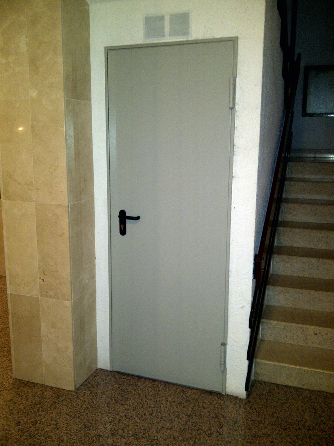 PUERTA CONTRAINCENDIOS CUARTO DE CONTADORES