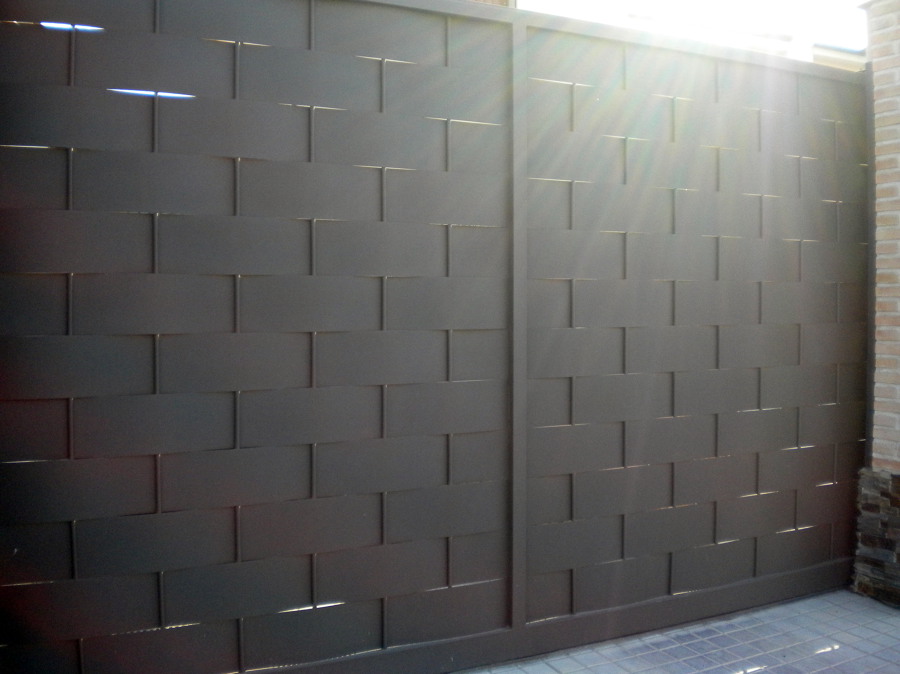 Puerta corredera chapa ciega