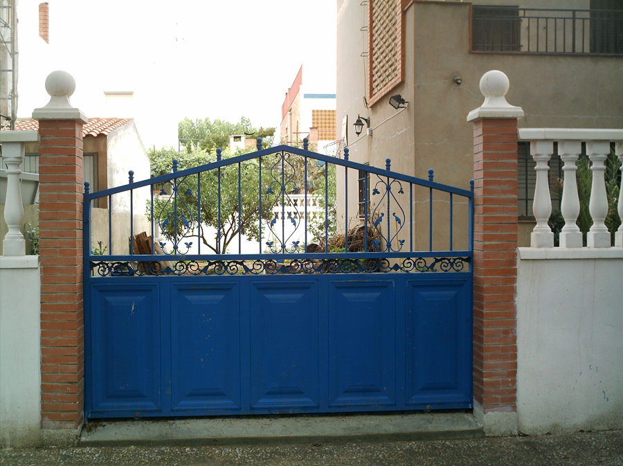 PUERTA CORREDERA TIPO PIRAMIDE