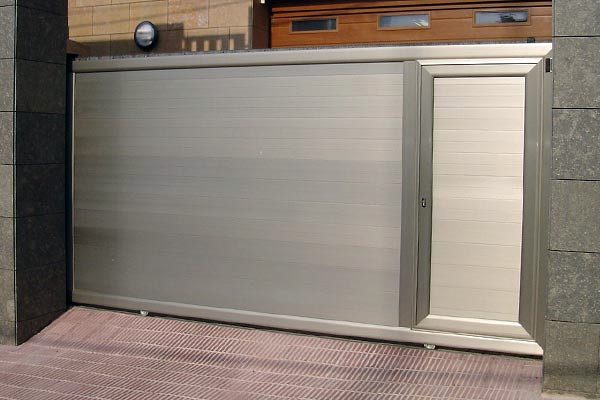 Puerta corredera de aluminio 