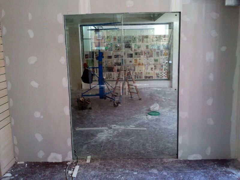 puerta corredera de vidrio por dentro del tabique