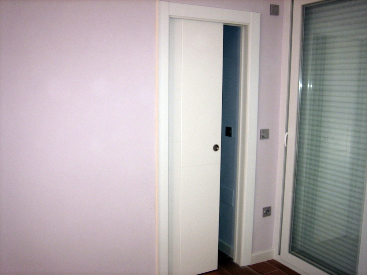 Puerta corredera totalmente terminada