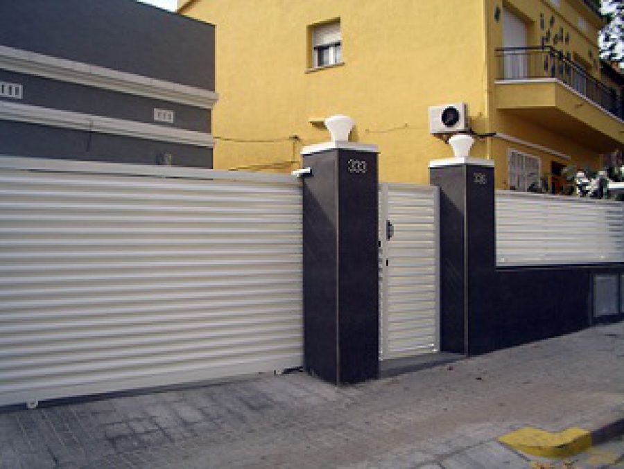 PUERTA CORREDERA