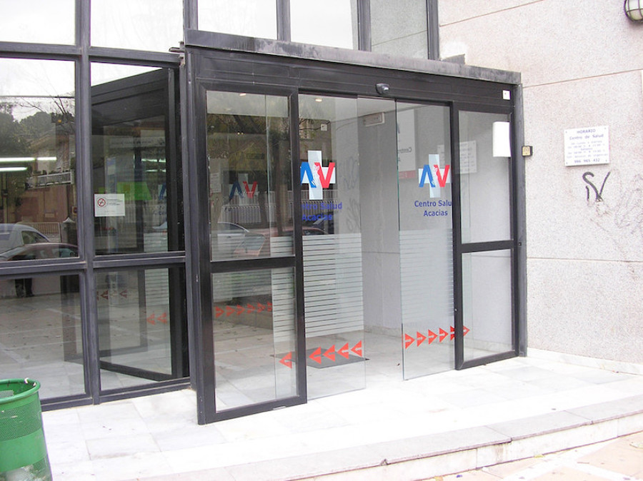 Puerta corredera de cristal