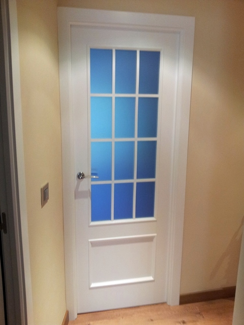 PUERTA CRISTAL LACADA