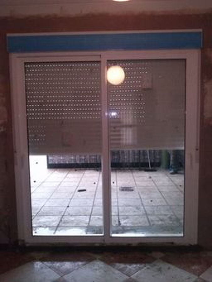 puerta de aluminio