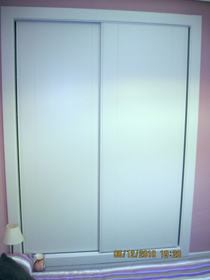 Puerta de armario lacada