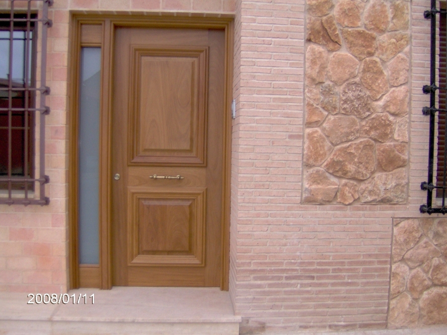 Puerta de calle entrada a la vivienda