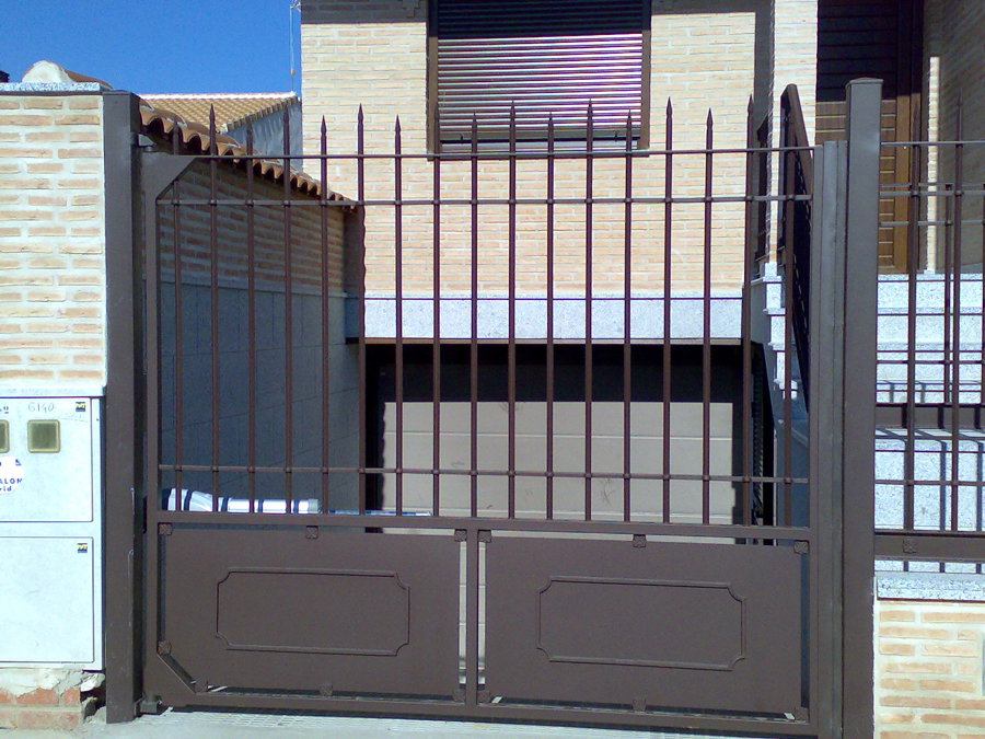 Puerta de garaje abatible