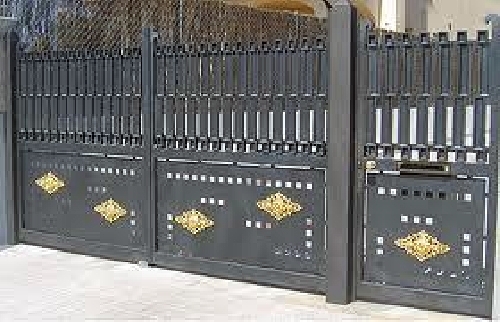 PUERTA DE GARAJE EN CALLE AVILA