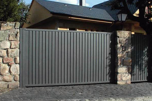 Puerta de garaje para urbanización