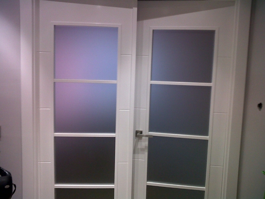 puerta de paso de salom con cristales en blanco lacado