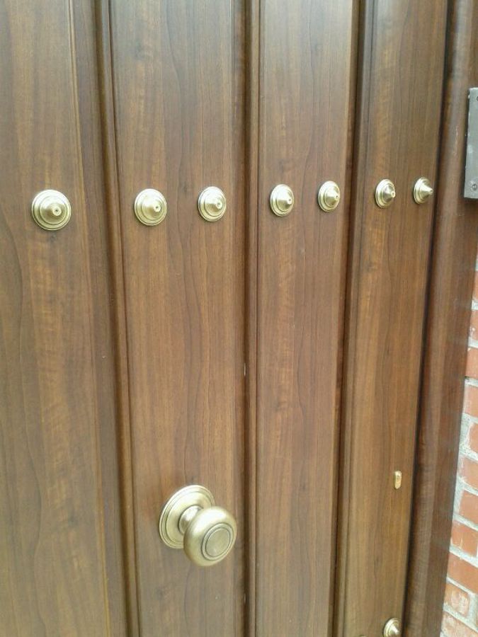 PUERTA DE SEGURIDAD EN ALUMINIO