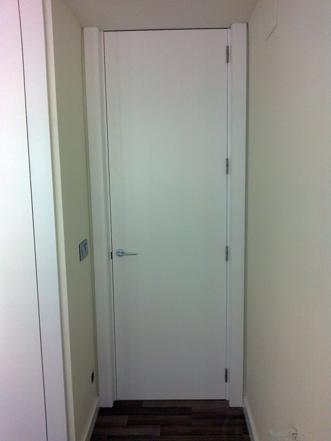 puerta de suelo a techo