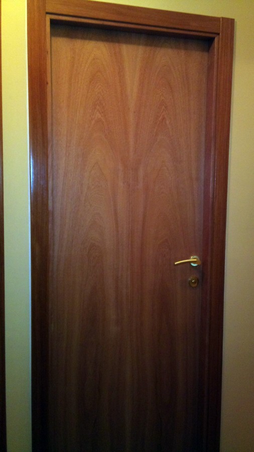 puerta en cedro veta normal 245€