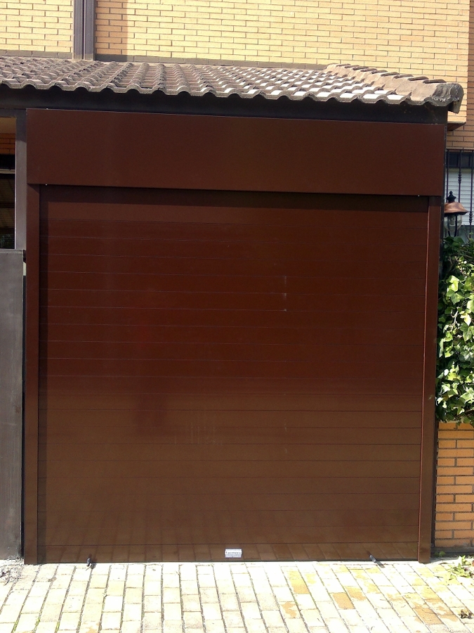 puerta enrollable aluminio garaje