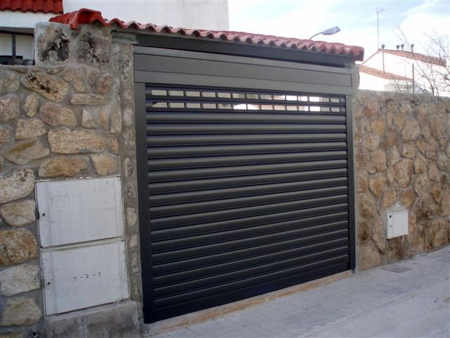 Puerta enrrollable de aluminio