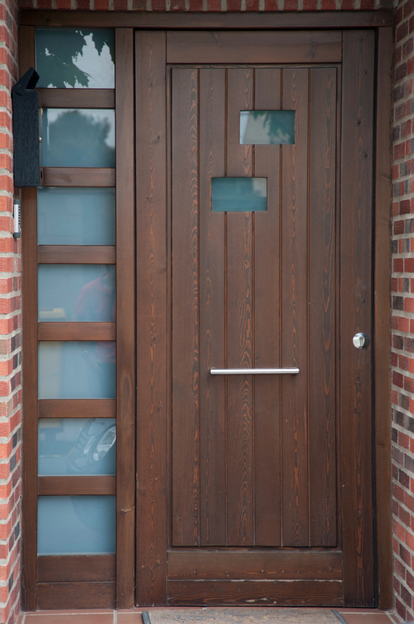 Puerta exterior de madera 