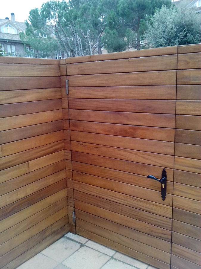 PUERTA EXTERIOR PANELADA