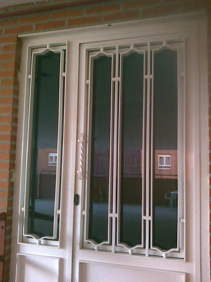 Puerta exterior para comunidades