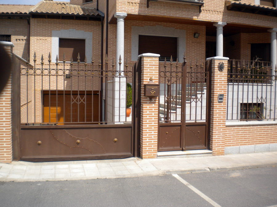 Puerta garaje y de paso