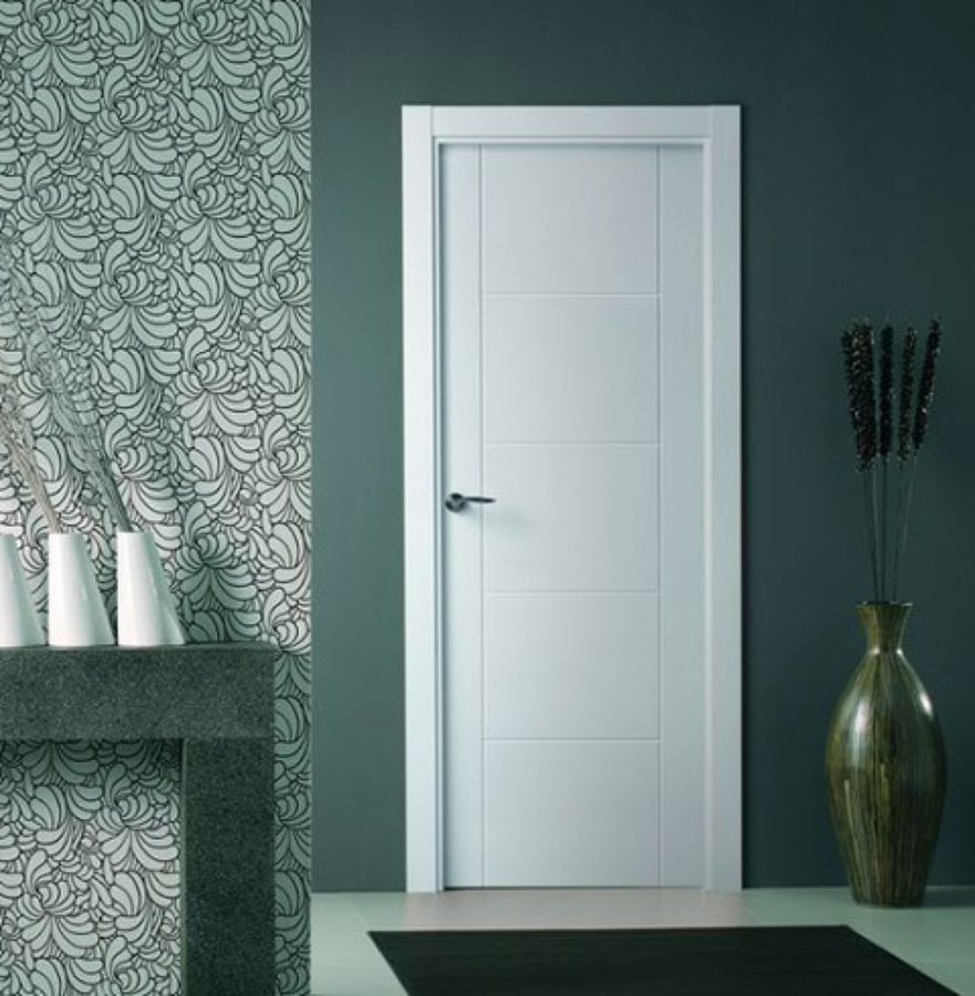 PUERTA LACADA MOD. 8400