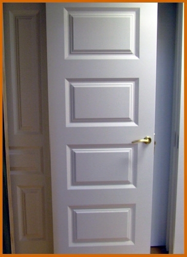 PUERTA PANTOGRAFIADA LACADA