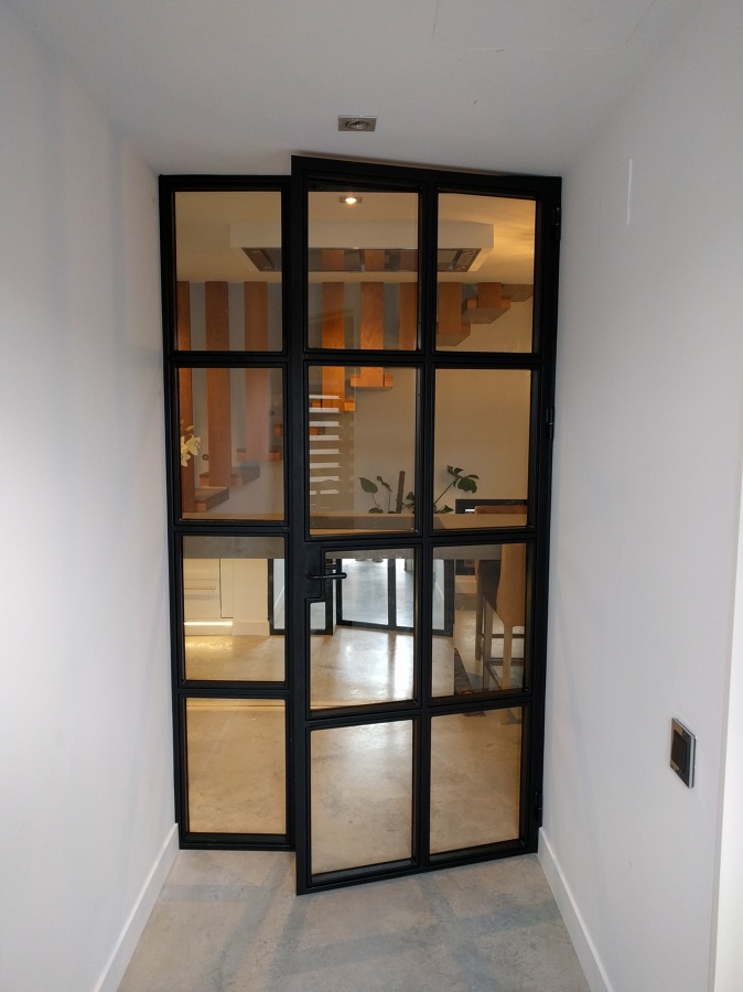 Puerta de hierro interior