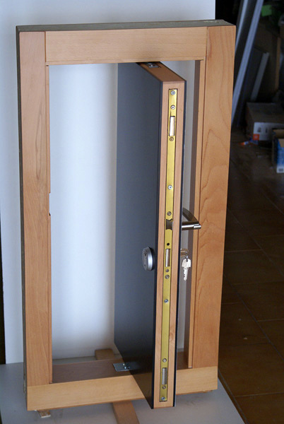 puerta pivotante acorazada