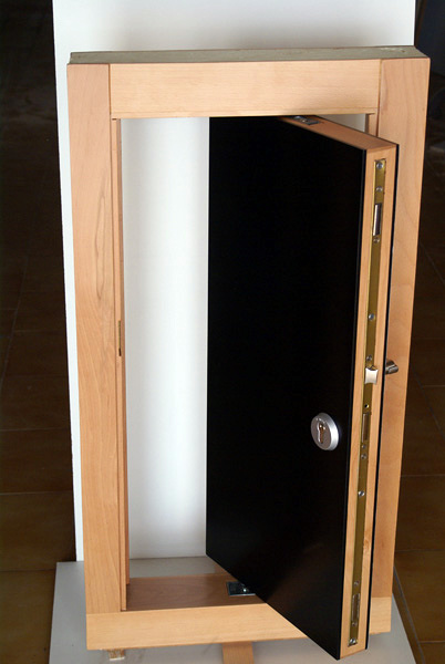 puerta pivotante acorazada