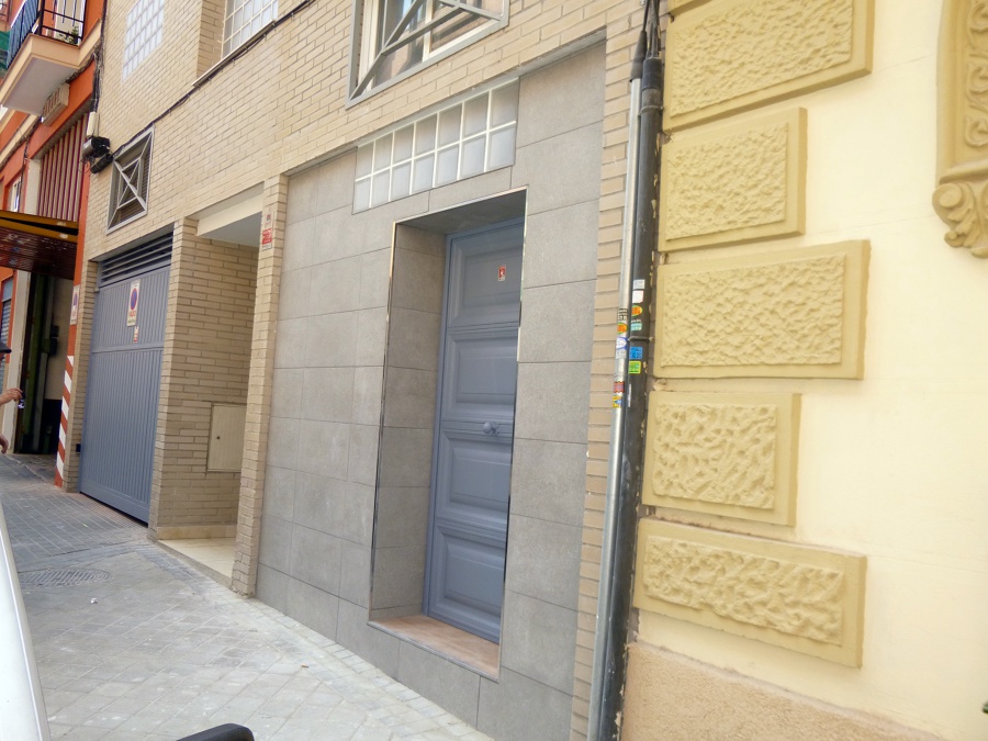 Puerta principal de acceso al loft 