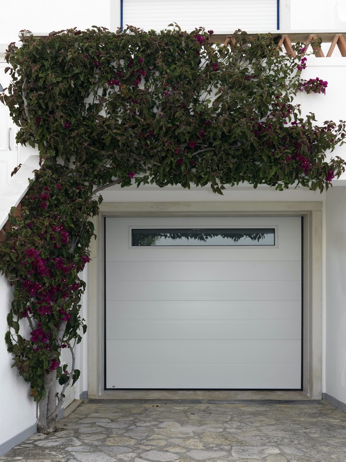 Panel liso y ventana panorámica 