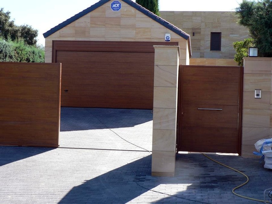 Puerta seccional de garaje