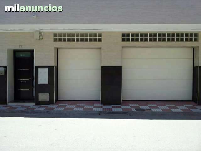Puerta seccional de garaje