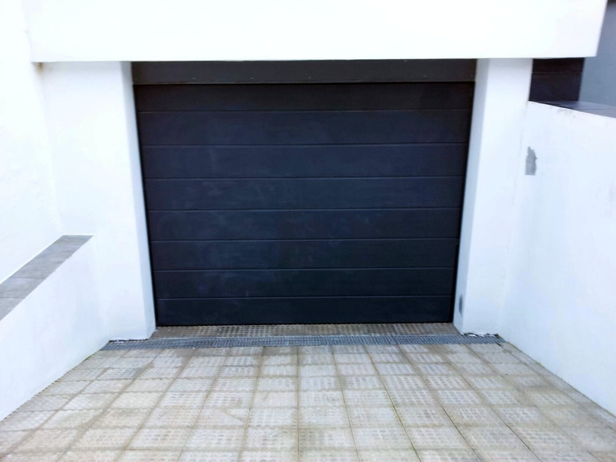 Puerta seccional