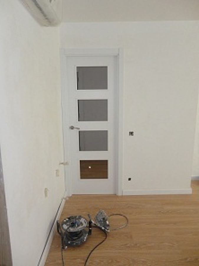 Puerta  vidriera lacada