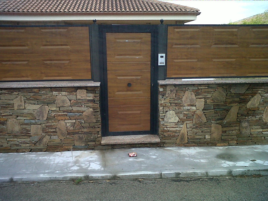 Puerta y vallas de panel cuarterón