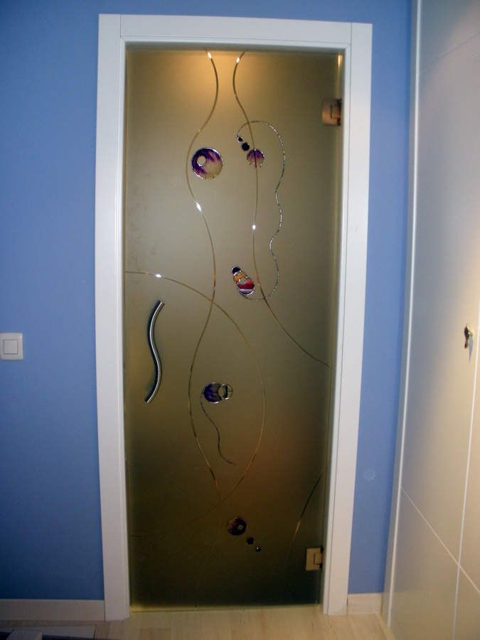 Puertas abatibles decoradas