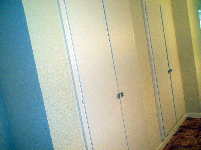 puertas abatibles lacadas en blanco al horno