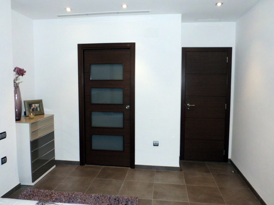 PUERTAS DE PASO WENGUE