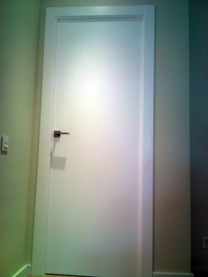 Puertas lacadas en mate  590€