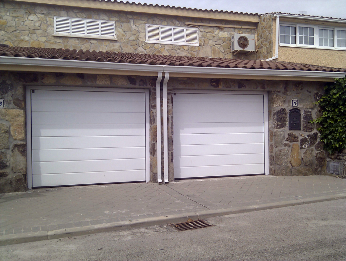 puertas seccionales gemelas