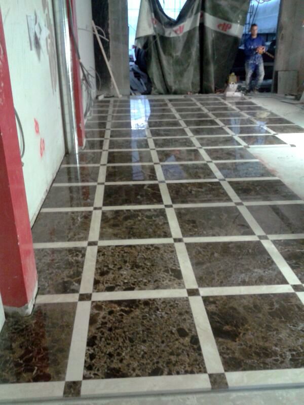 PUESTA DE MÁRMOL EN CAFETERÍA