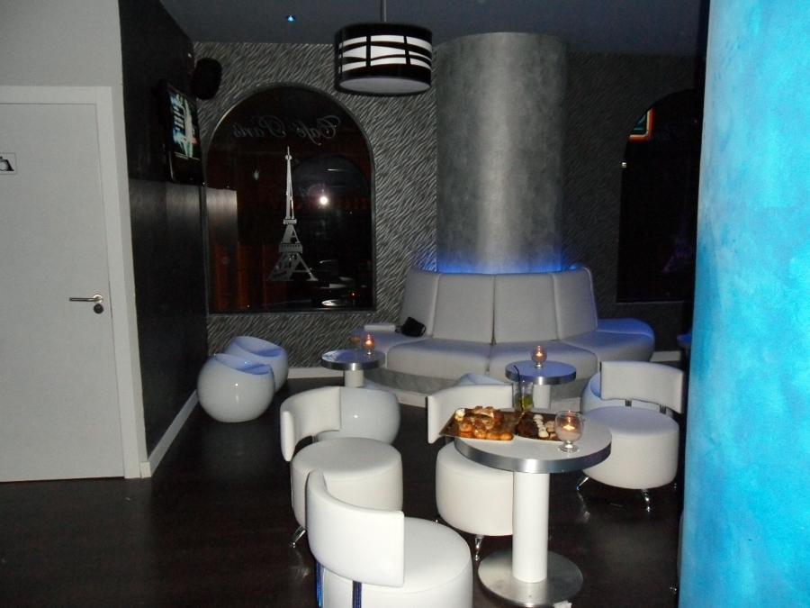 puf-sagunto papel pintado y arteco 7