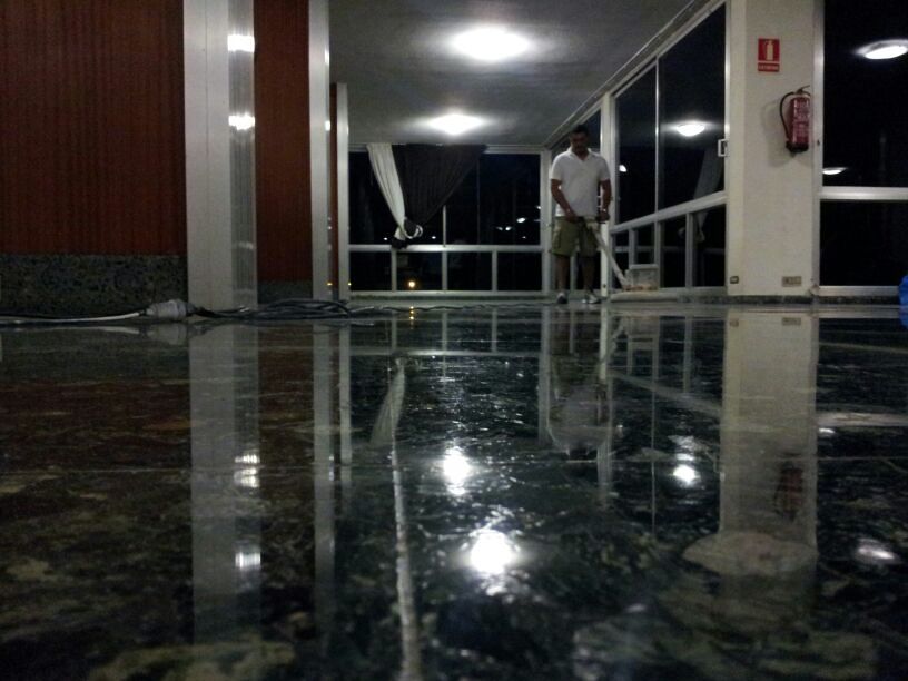 Pulido , abrillantado y cristalizado de suelo