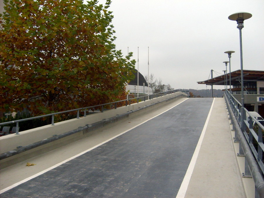 Rampa de garaje con Bareu + Antideslizante.