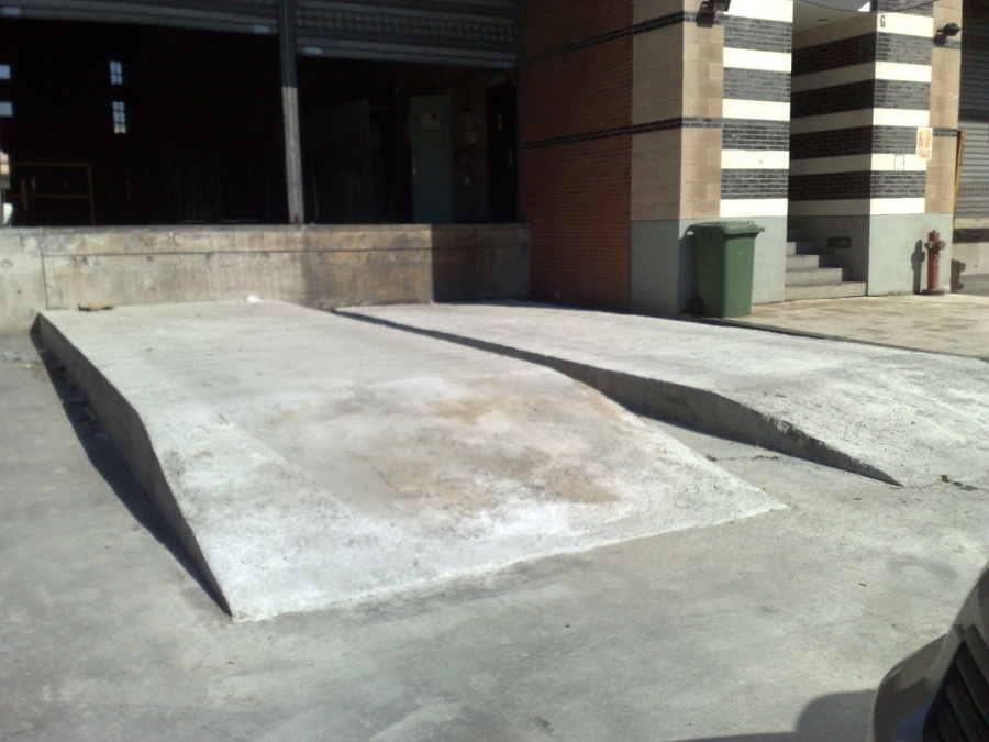 rampas de hormigon  para alzado a muelle de carga-Baracaldo