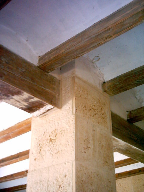 reacondición y recubierto de pilar con cerámico lajas de piedra