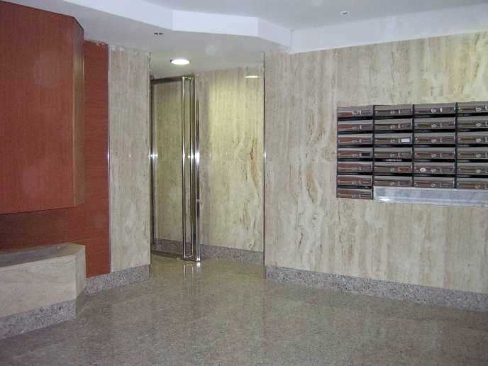 Recibidor de una comunidad de vecinos