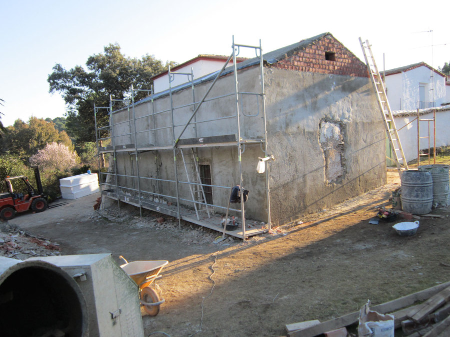 Reconstrucción de casa de campo.